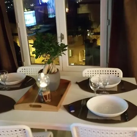Charmant & Cosy 2 Pieces Vieil Appartement Antibes